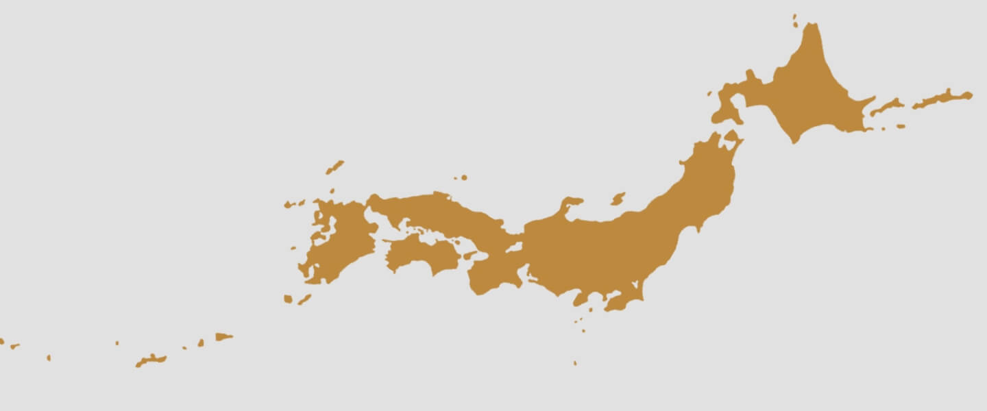 日本地図のイラスト。赤みがかったオレンジ色の日本全体が描かれています。