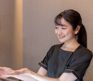 痛みを最小限まで抑えた施術を行うイメージ写真