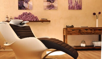 SALON CONCEPTのイメージ写真。エステチェアが写ってます。